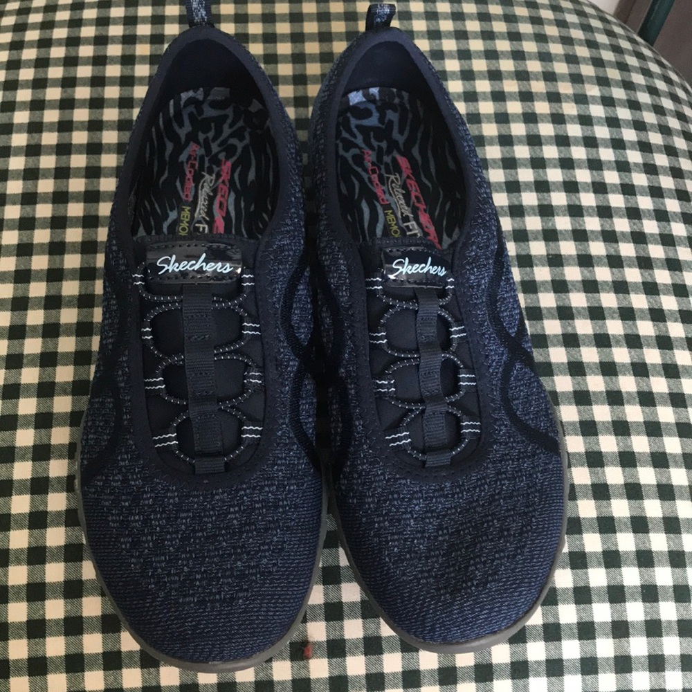 Sketchers Sneakers